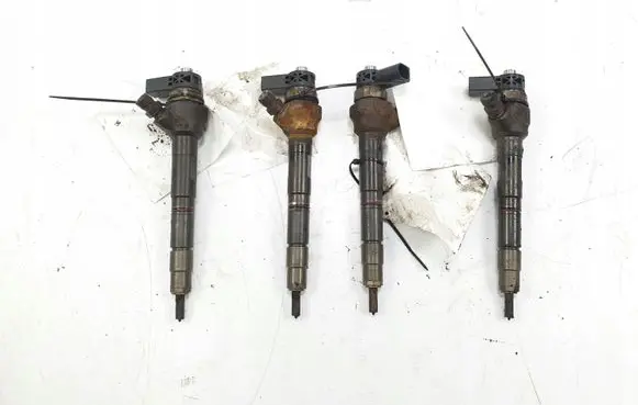 Skoda Octavia Mk3 (5E) Fuel injector 04L130277AJ