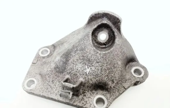 BMW 5 E60 E61 Engine mounting bracket 6768521 2211676852103 24168110