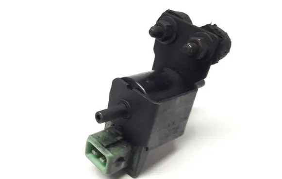 Peugeot 406 Vacuum valve 