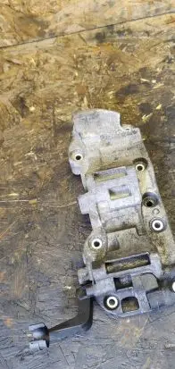 BMW 3 E90 E91 Generator/alternator bracket 850686305