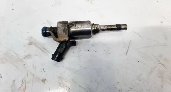 Volkswagen PASSAT CC Fuel injector 06H906036H