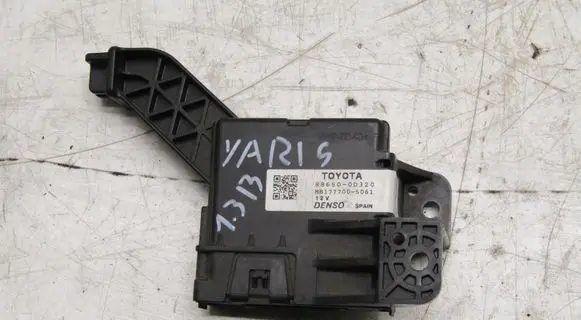 Toyota Yaris Air conditioner control unit module 88650-0D320