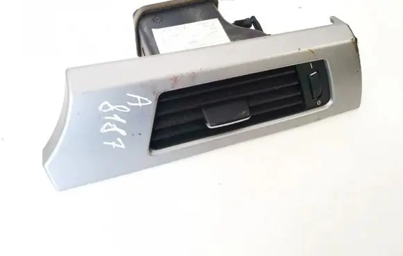 BMW 3 E90 E91 Dash center air vent grill 915116801 9151168-01