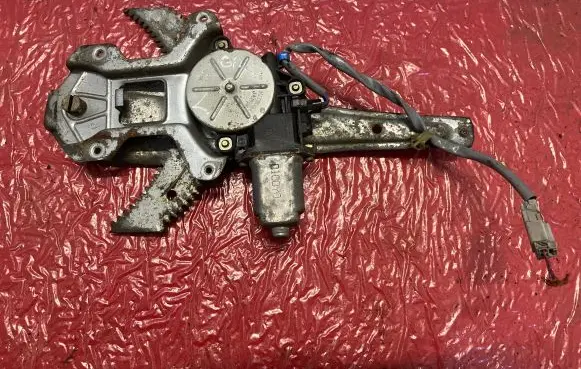 Honda CR-V Rear door window regulator motor 010070
