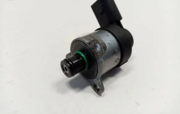 BMW 3 E90 E91 Electromagnetic valve 0928400560 13517787186