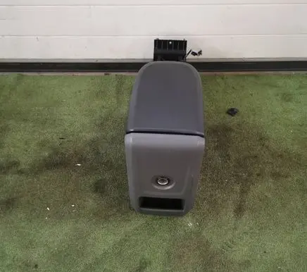 Ford C-MAX I Center console 