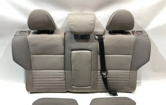 Volvo V50 Second row seats 