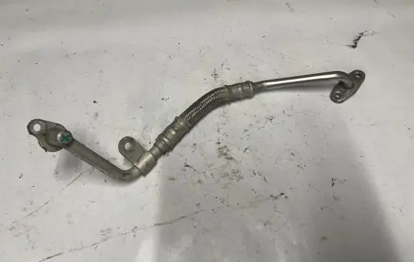Porsche Cayenne (92A) Turbo turbocharger oiling pipe/hose 94610708851