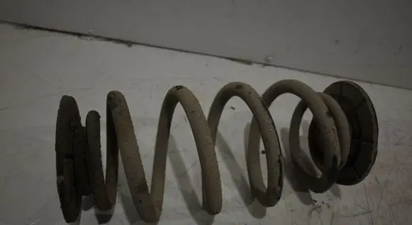 Opel Zafira C Rear coil spring