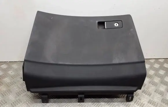 Infiniti Q70 Y51 Glove box