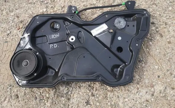 Front window lifting mechanism without motor