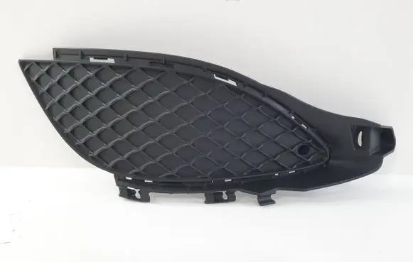 Mercedes-Benz A W176 Front bumper lower grill A1768850322