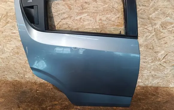 Chevrolet Aveo Rear door