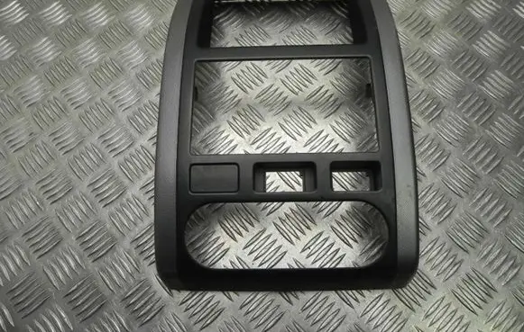 Nissan X-Trail T31 Radio/GPS head unit trim 68260JG10A T4485