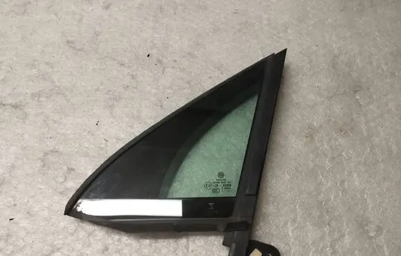 Volkswagen Tiguan Front door vent window glass four-door 5NA845113