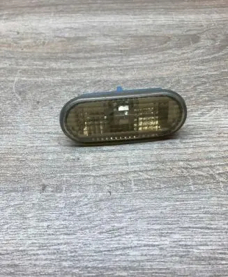 Volkswagen PASSAT B5 Front fender indicator light 1J5949117