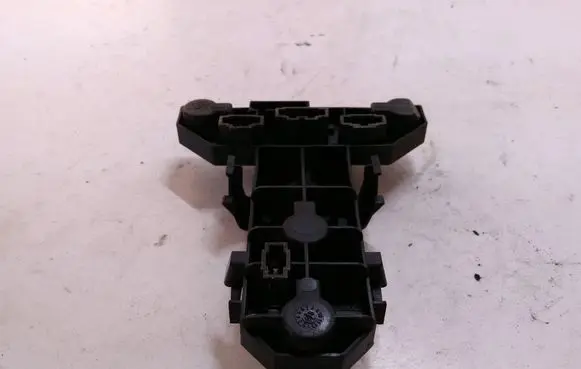 Volkswagen Golf IV Tail light bulb cover holder 1J6945257
