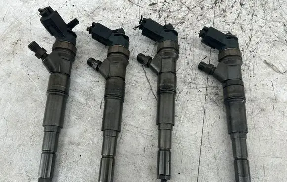 BMW 1 E81 E87 Fuel injectors set 0445110216