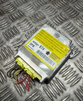 Mitsubishi L200 Airbag control unit/module MR587974 W2T64371