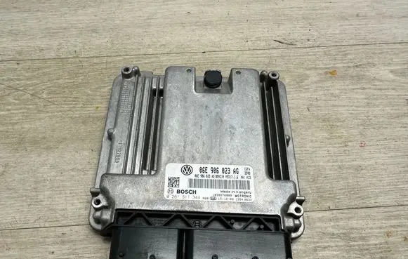 Porsche Cayenne (92A) Engine control unit/module 06E906023AG 0261S11344 med1716