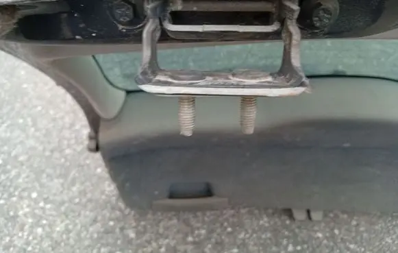 Volvo V50 Tailgate/trunk/boot hinge