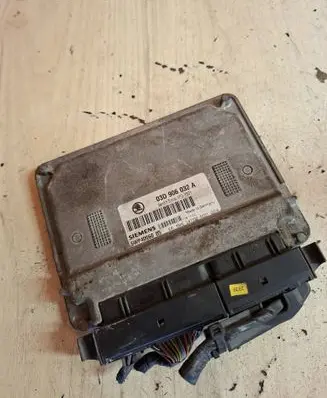 Skoda Fabia Mk1 (6Y) Engine control unit/module 03D906032A 3PD1501 5WP4006005