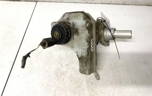 Toyota Avensis Verso Brake fluid reservoir 3C1611301