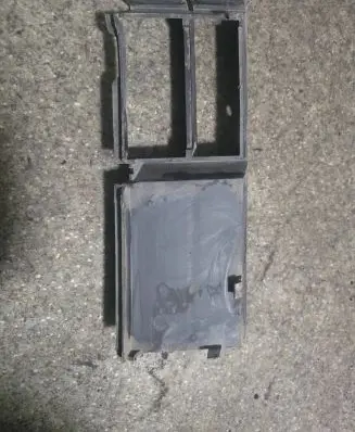 BMW 5 E39 Front bumper lower grill 8235640