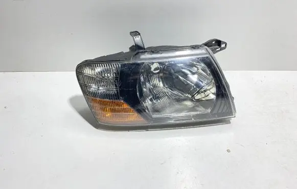 Mitsubishi Pajero Headlight/headlamp 10087420
