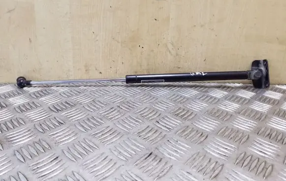 Subaru XV Tailgate/trunk strut/damper