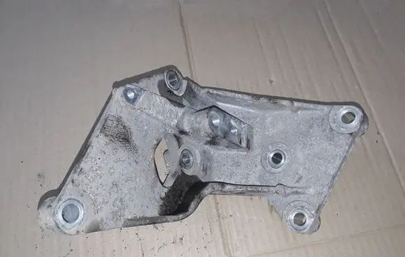 Nissan X-Trail T31 Front differential bracket NOCODE