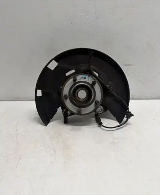 Opel Zafira C Front wheel hub spindle knuckle 