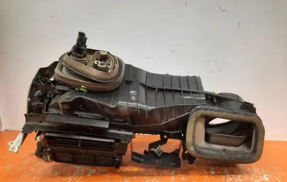 Volkswagen PASSAT B6 Interior heater climate box assembly 3C1820308