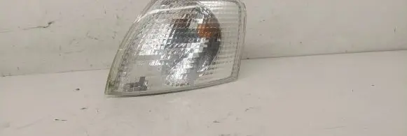 Volkswagen PASSAT B5 Front indicator light 185104B