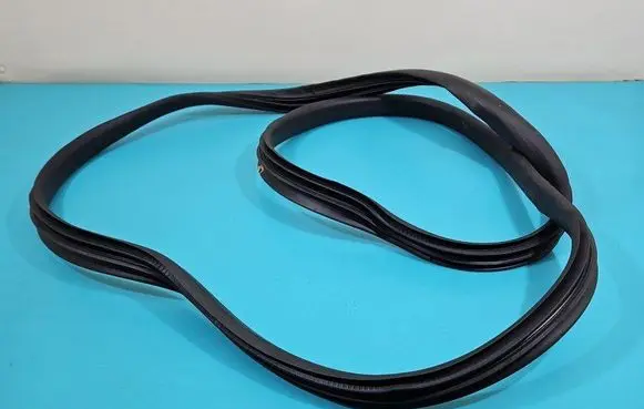 Rubber seal rear door