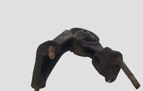 Toyota Corolla Verso E121 Engine mount bracket