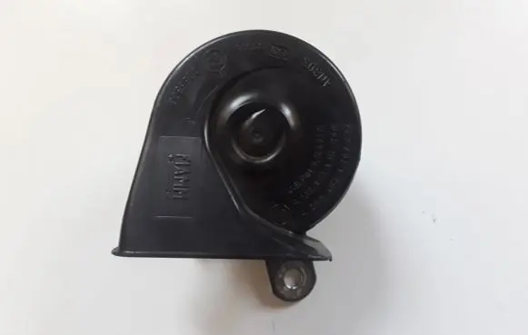 Hyundai i40 Horn signal E30055306