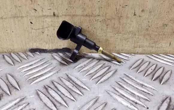Coolant temperature sensor