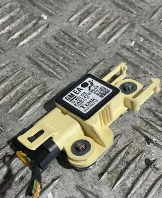 Opel Zafira B Airbag deployment crash/impact sensor 13251078 343149712 EA014703644
