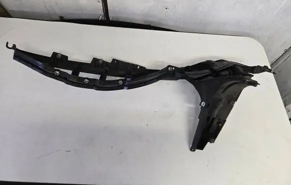Headlight/headlamp mounting bracket