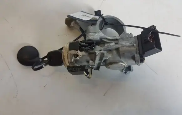Mitsubishi Pajero Ignition lock 337860