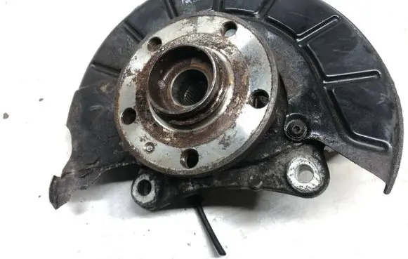 Volkswagen PASSAT B7 Front wheel hub