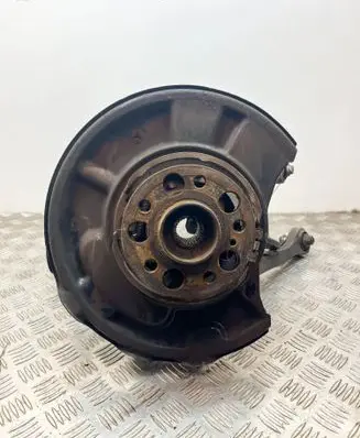 Rear wheel hub