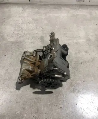 BMW 4 F36 Gran coupe Oil pump 851375608