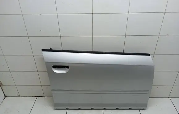 Audi A3 S3 8P Front door