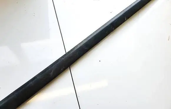 Rear bumper trim bar molding