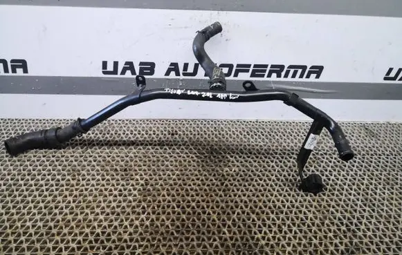 Volkswagen Tiguan Engine coolant pipe/hose 5N0121064J 5N0121086J