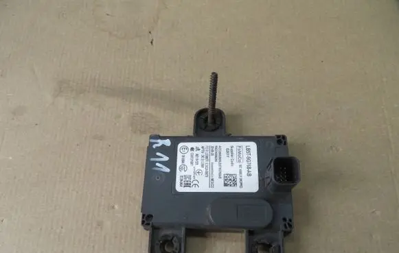 Ford Kuga II Distronic sensor radar LB5T9G768AB R02310086260 ACC28653955LA