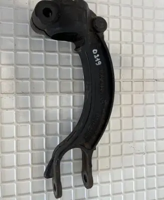Audi A4 S4 B8 8K Lower shock absorber bracket 8K0413