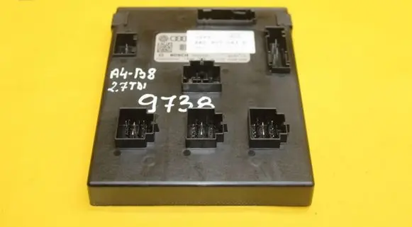 Audi A4 S4 B8 8K Comfort/convenience module 8K0907063D